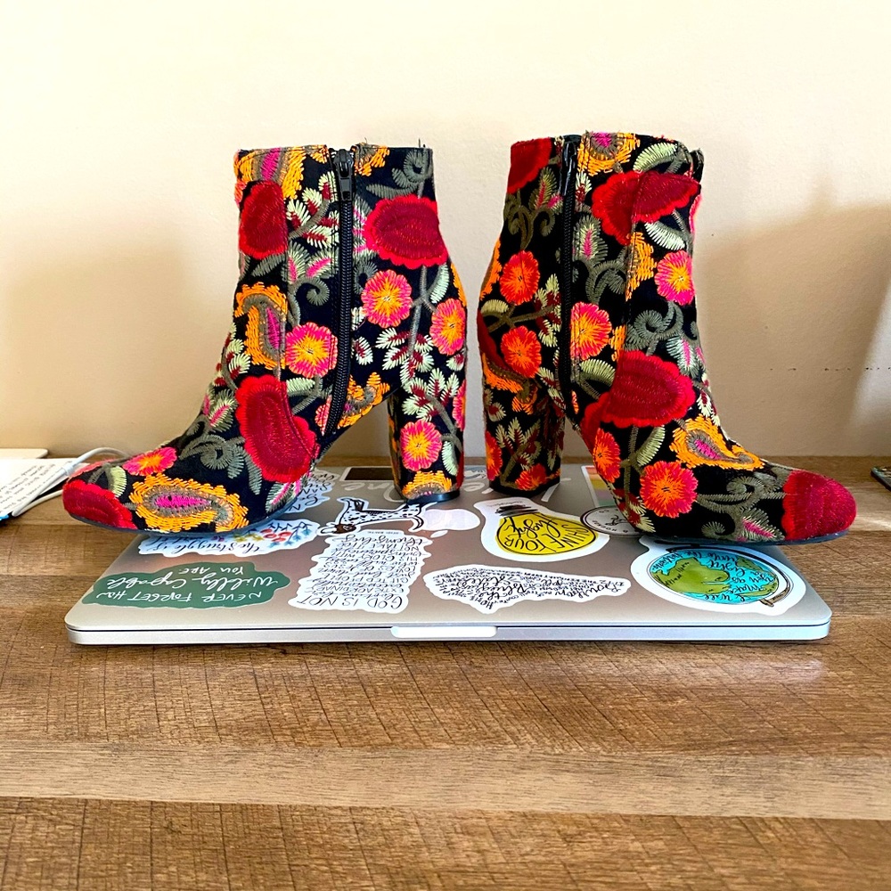 NWT Embroidered Booties-8